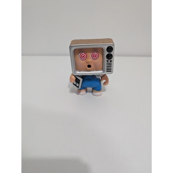 Garbage Pail Kids - TeeVee Stevie with Remote - Series 1 Blind Box - Picture 5 of 6